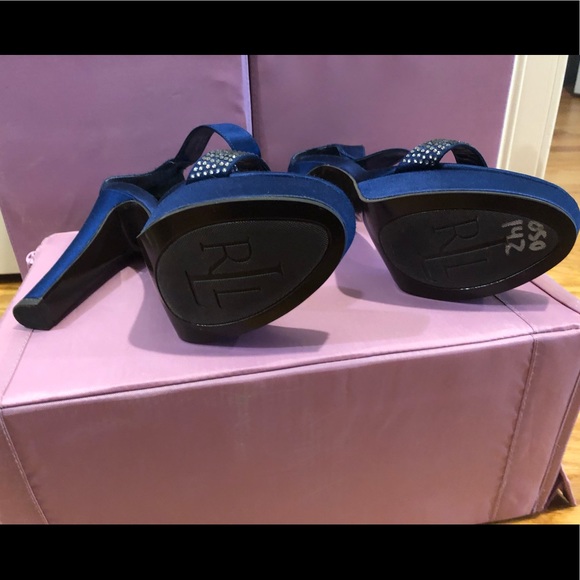 Gorgeous blue satin Ralph Lauren. Never worn. - Picture 4 of 4